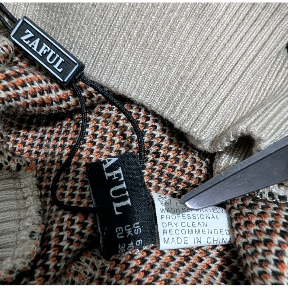ZAFUL‎ Cropped Fair Isle Sweater Cottagecore Womens M V-Neck Knit Crop Top NWOT - Picture 7 of 7